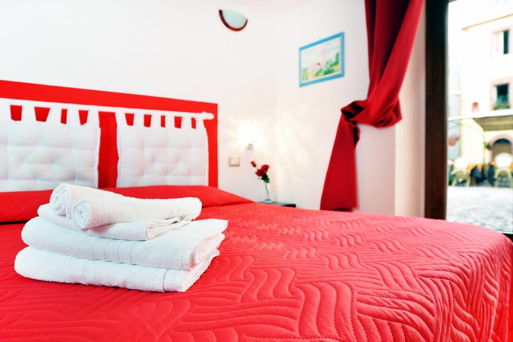 Ada'S Guest House Bosa Esterno foto